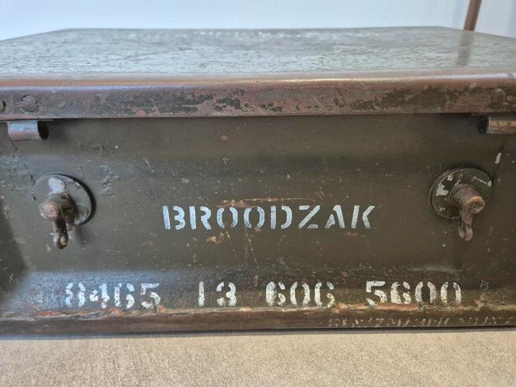 Boîte de transport militaire belge vintage en acier « sac à, Collections, Objets militaires | Général, Armée de terre, Enlèvement ou Envoi