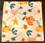 Te koop: Nieuw!!! Mooie gebloemde kussensloop 50x50cm, Huis en Inrichting, Stoffering | Gordijnen en Lamellen, Ophalen, Nieuw