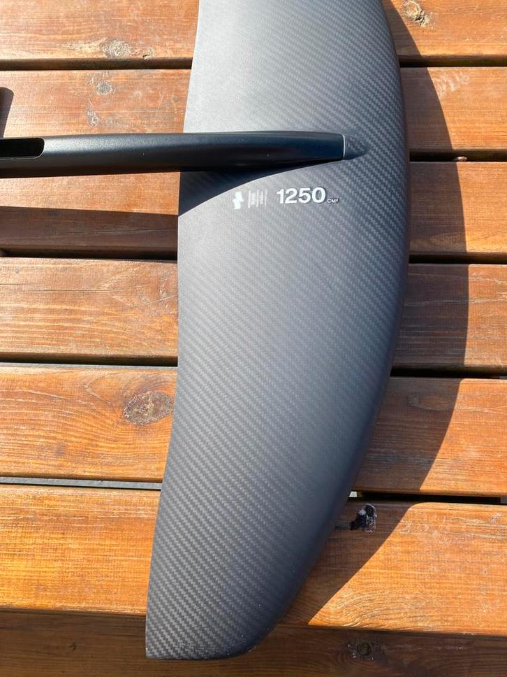 TAAROA NOE Freeride 80 windfoil van koolstoffolie, Watersport en Boten, Windsurfen, Zo goed als nieuw, Overige typen, Met draagtas