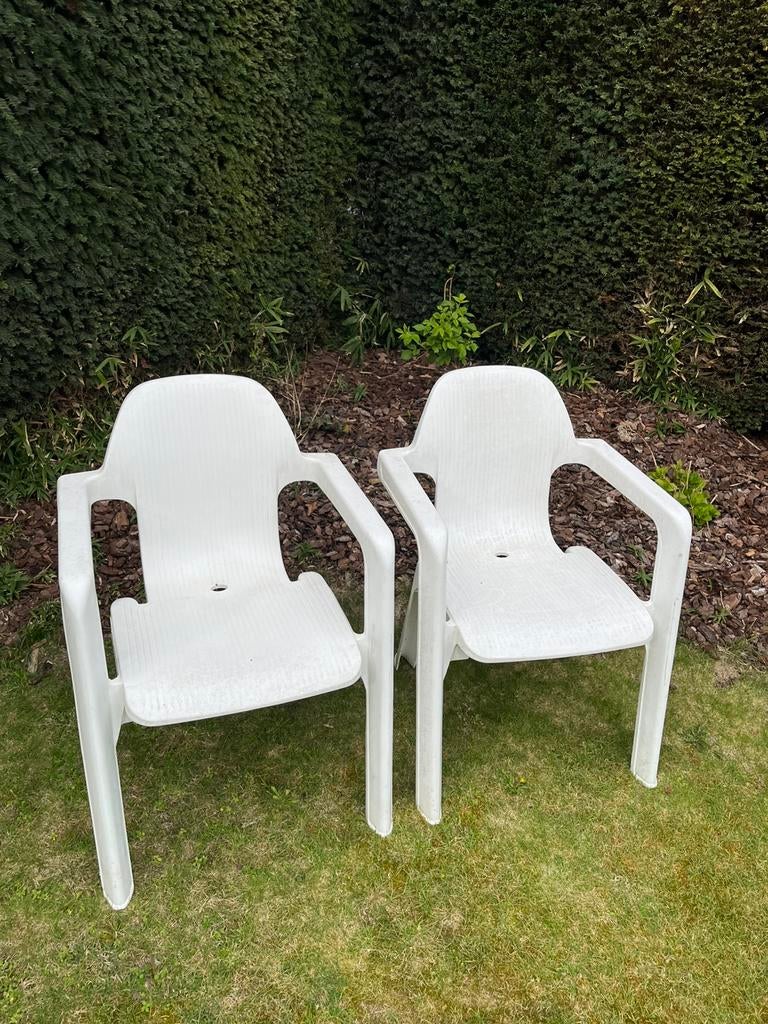 2 witte tuinstoelen TE KOOP 5€, Tuin en Terras, Ophalen, Gebruikt