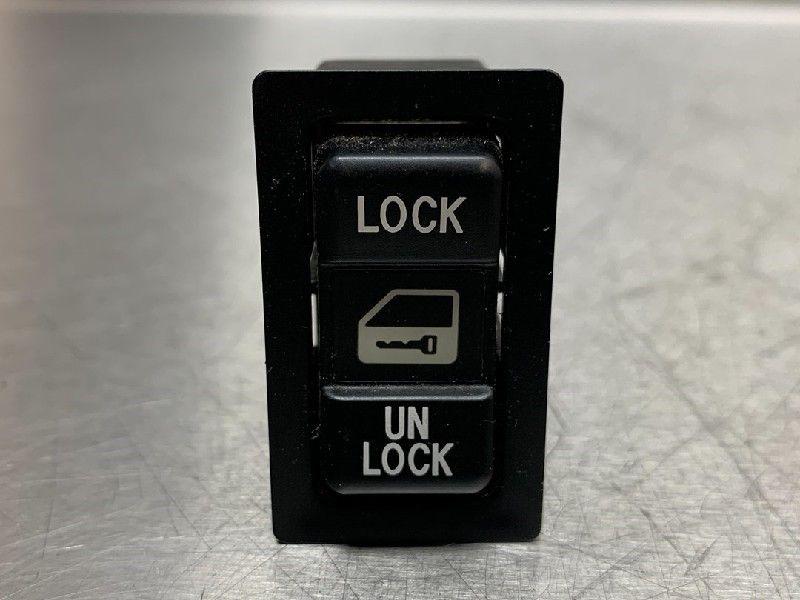 COMMUTATEUR DE VEROUILLAGE CENTRALISEE Toyota MR2 (ZZW30), Autos : Pièces & Accessoires, Utilisé, Toyota