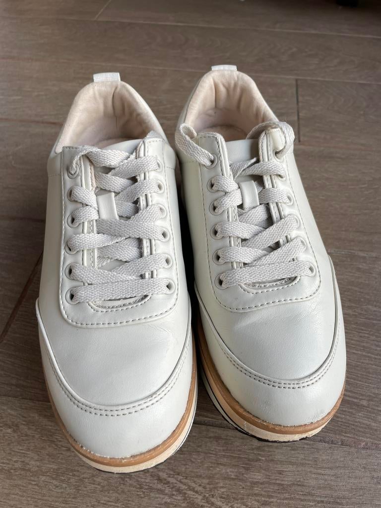 Chaussures beige pointure 37, Enlèvement, Comme neuf, Beige