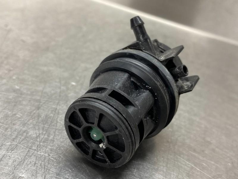 LAVE-GLACE POMPE AVANT Subaru Trezia (|8533071010|), Utilisé, Subaru