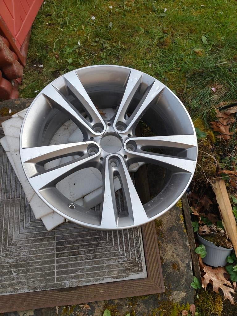 Jante origine bmw420, Enlèvement