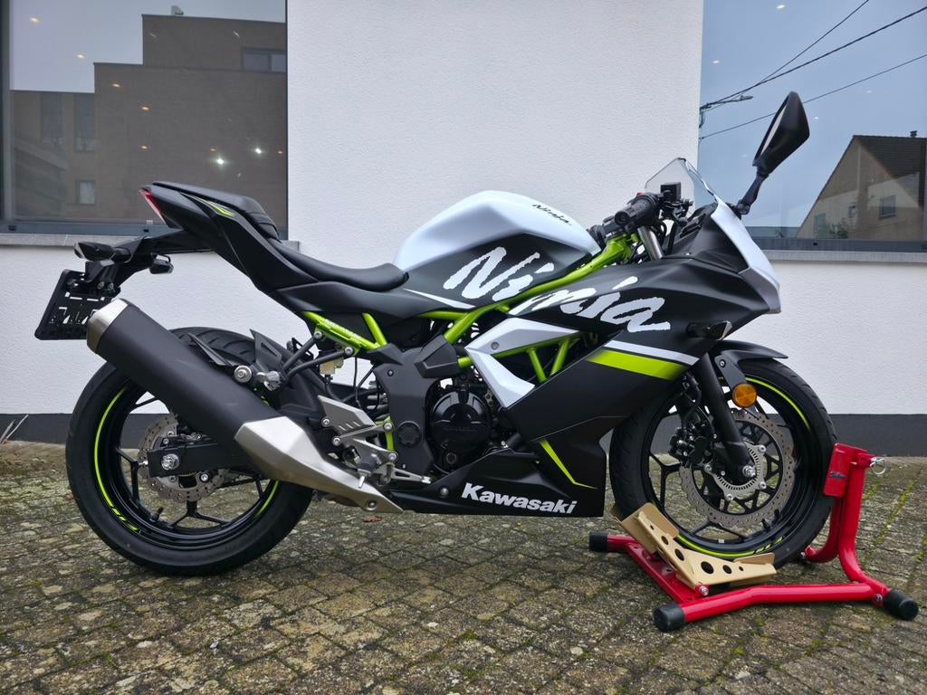 Kawasaki Ninja 125 - 1700Km - 2020 - Nieuwstaat*, Motoren, Particulier, 125 cc, 11 kW of minder, 1 cilinder