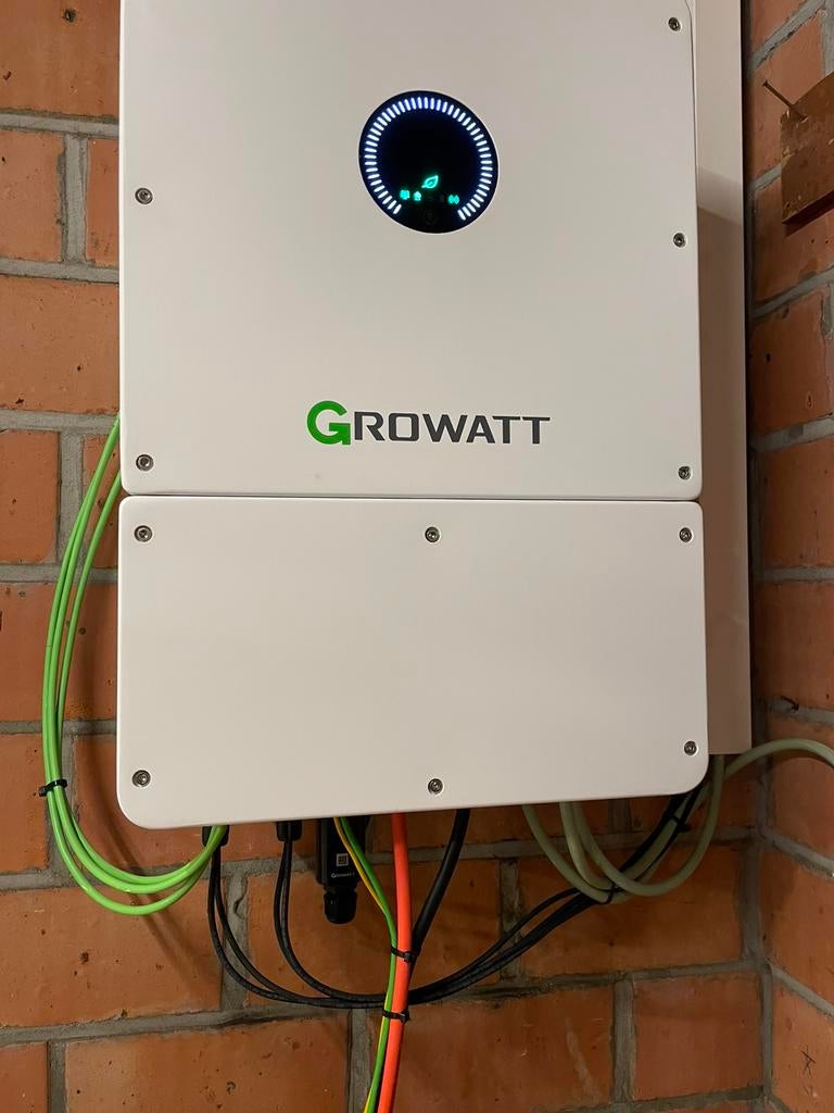 Onduleur hybride GROWATT 10 kW avec batteries 30 kW, Bricolage & Construction, Enlèvement, Comme neuf, Système complet, 200 watts-crêtes ou plus