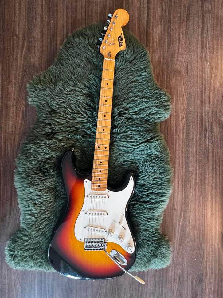Stratocaster 70s made in Japan, Musique & Instruments, Instruments à corde | Guitares | Électriques, Utilisé, Solid body, Autres marques