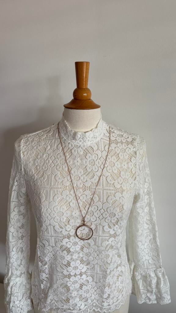 Blouse chic en dentelle blanche, Vêtements | Femmes, Enlèvement