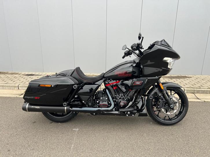 ROAD GLIDE CVO ST, Motos, Motos | Harley-Davidson, Entreprise, Chopper, plus de 35 kW, 2 cylindres, Enlèvement