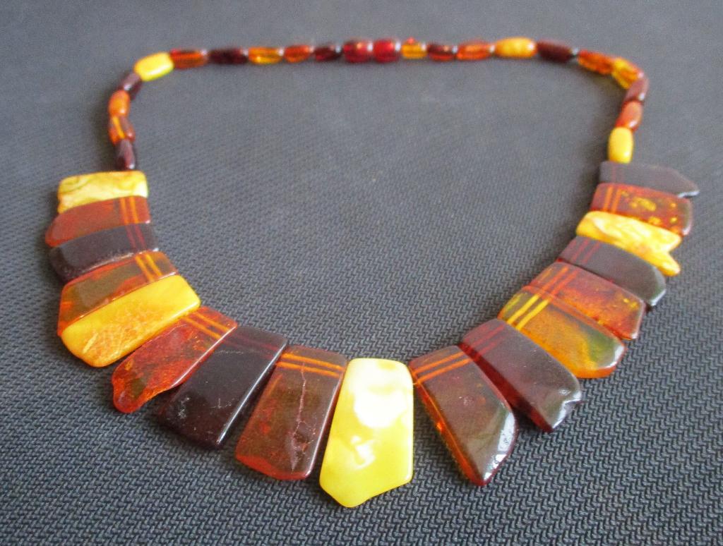 KA-2: MULTI KLEUREN BALTISCHE AMBER-  43,5 cm., Bijoux, Sacs & Beauté, Bijoux anciens, Envoi, Autres matériaux, Collier