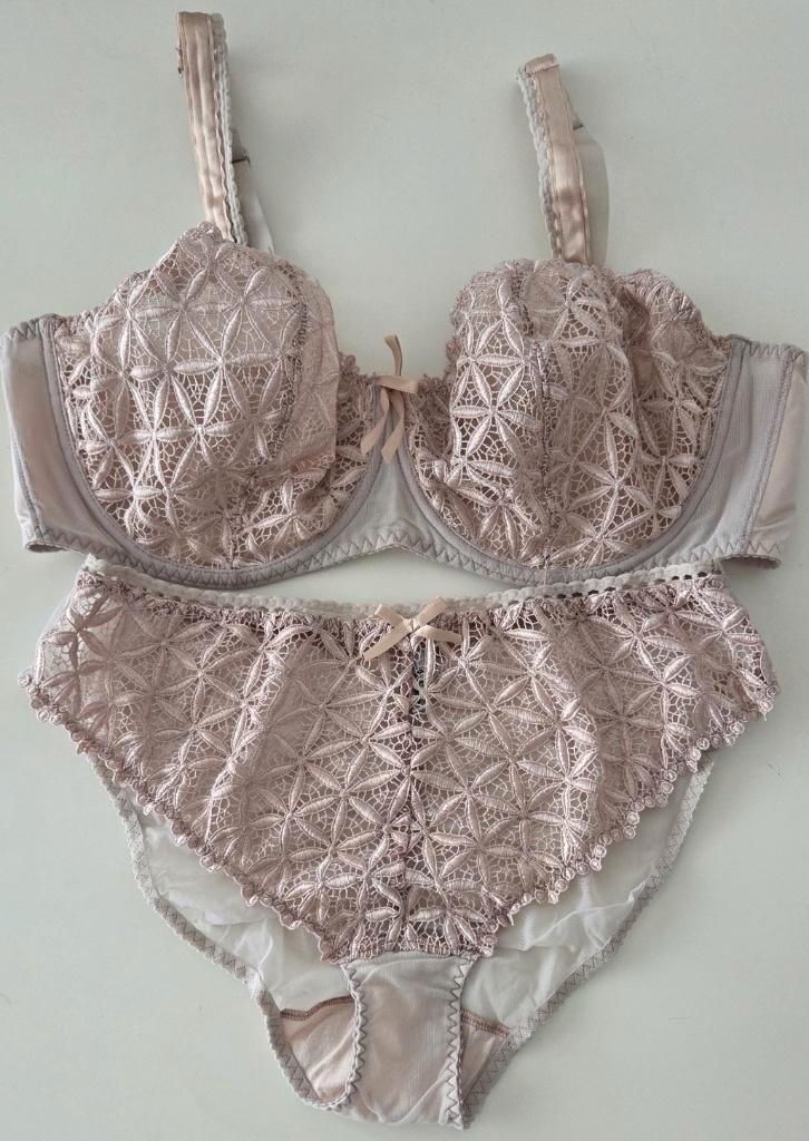 Aubade Lingerieset 100 E Cup, Kleding | Dames, Ondergoed en Lingerie, Setje, Beige, Ophalen of Verzenden