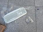 Clavier PS/2 vintage - clavier PC rétro en blanc., Informatique & Logiciels, Enlèvement, Azerty, Neuf, Filaire