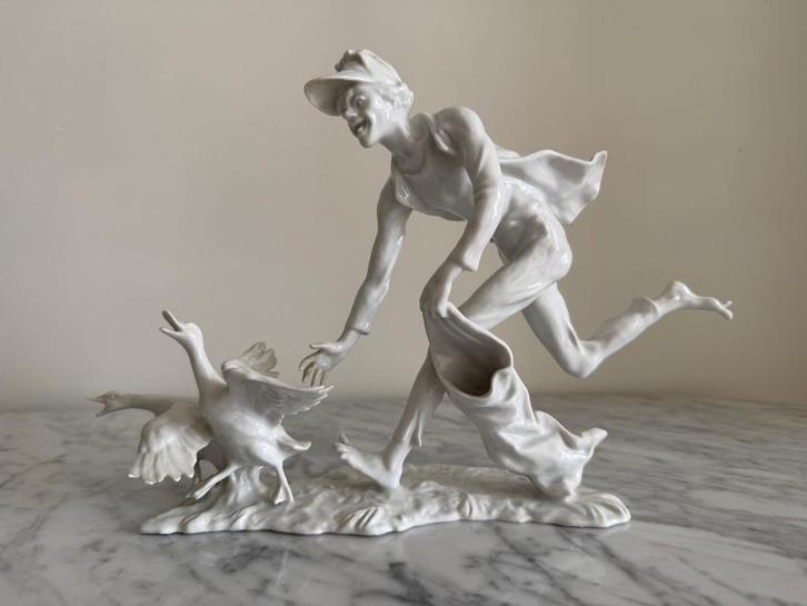 A.K. Kaiser - Beeldje - De Ganzendief - Porselein, Antiek en Kunst, Curiosa en Brocante, Ophalen of Verzenden