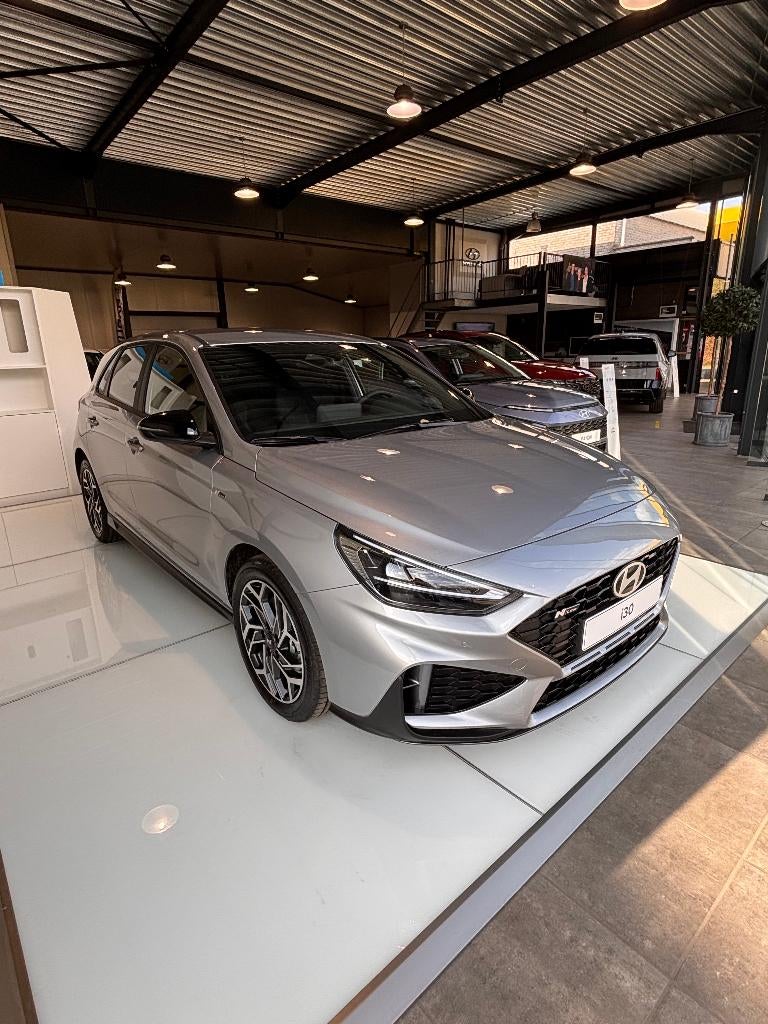Hyundai i30 1.0 T-GDi Techno N-Line MY26 direct beschikbaar!, Autos, Hyundai, Entreprise, i30, ABS, Caméra de recul, Phares directionnels