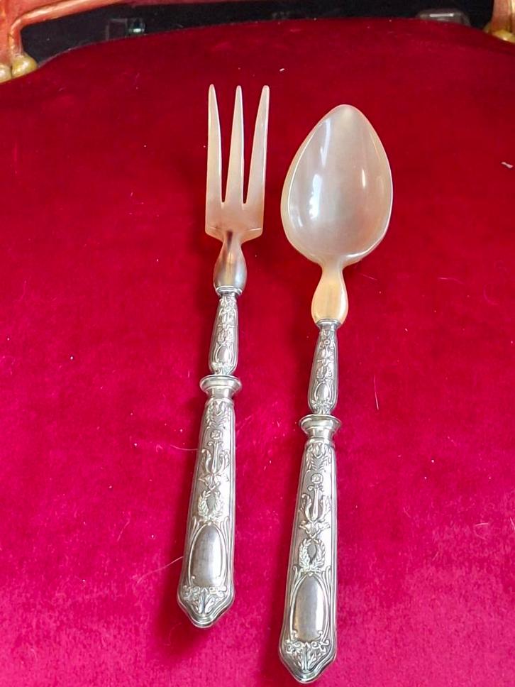 COUVERTS À SALADE ARGENT FOURRÉ NAPOLEON III, Antiquités & Art, Antiquités | Couverts, Enlèvement ou Envoi