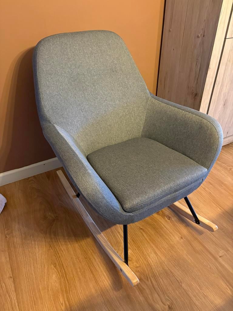 Schommelstoel . B75 x H93 x D93 cm, Ophalen, Zo goed als nieuw, Hout