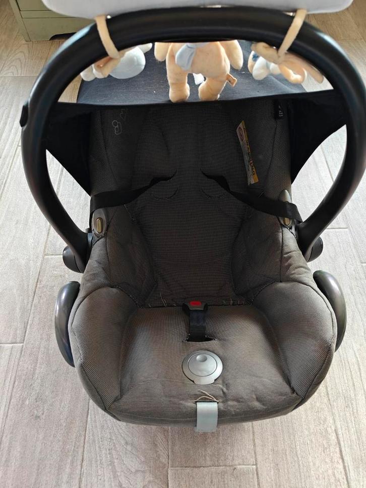 Maxi-Cosi inclusief Koeka overtrek en baby speelgoed, Kinderen en Baby's, Autostoeltjes, Gebruikt, Maxi-Cosi, Autogordel, Ophalen
