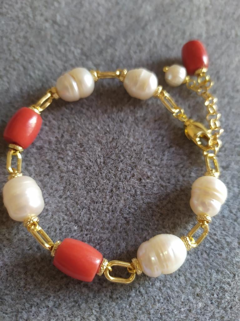 Bracelet en Perles d’eau douce et Corail teinté NEUF, Enlèvement, Neuf, Or, Autres matériaux