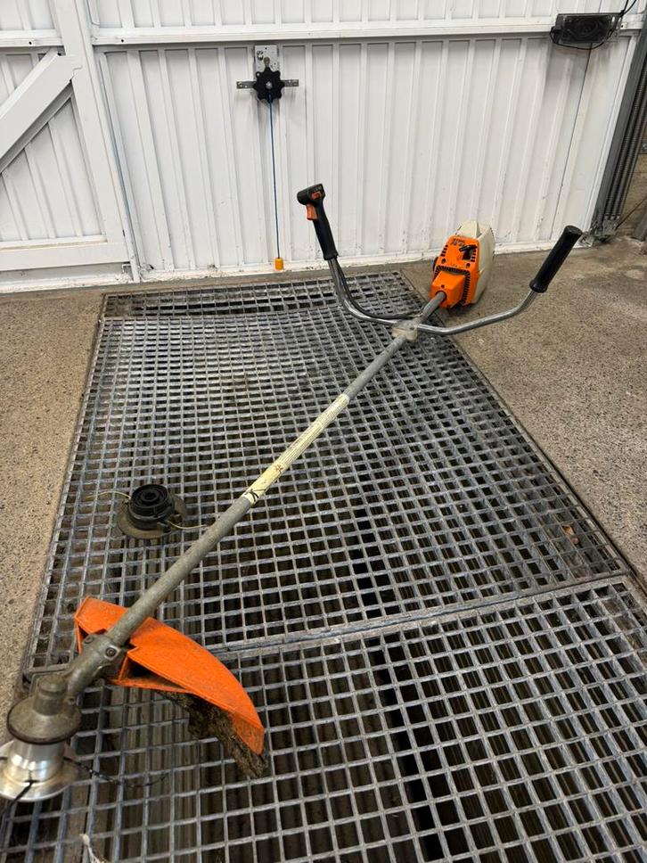 Stihl FS 44, Jardin & Terrasse, Débroussailleuses, Comme neuf, Enlèvement