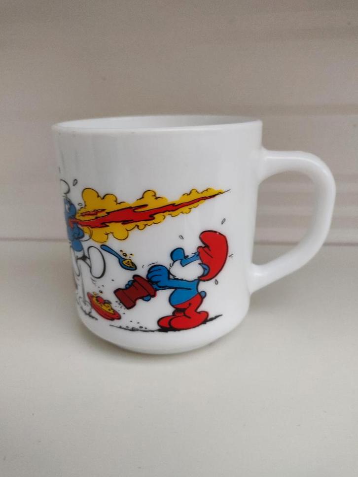 Vintage mok van De Smurfen, Verzamelen, Smurfen, Zo goed als nieuw, Gebruiksvoorwerp, Verschillende Smurfen, Ophalen