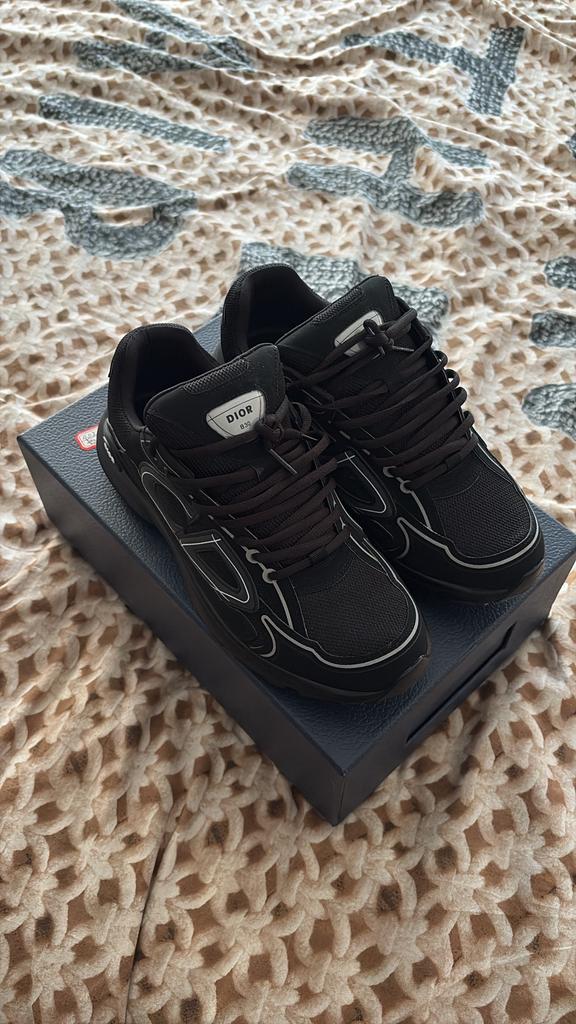 Dior b30 maat 42, Enfants & Bébés, Vêtements de bébé | Chaussures & Chaussettes, Enlèvement ou Envoi, Comme neuf