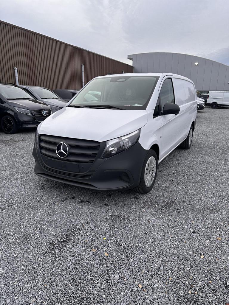 Mercedes-Benz Vito 114 CDI Base L2 9G-Tronic ESSENTIAL Editi, Auto's, 4 deurs, Zwart, 4 cilinders, 2000 kg