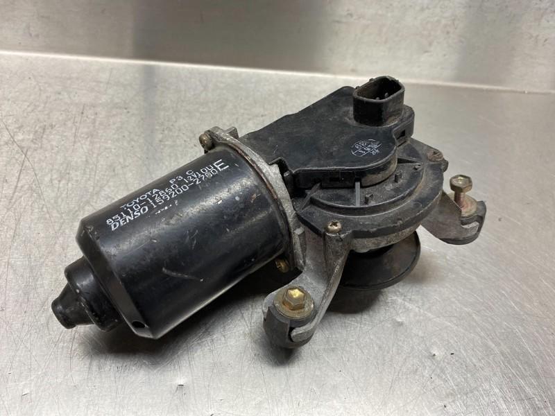 MOTEUR ESSUIE-GLACE AVANT Corolla Wagon (EB / WZ / CD), Dhr. M. Roggen, Toyota, Stadsweg 37 37
9917 PV  WIRDUM GR., NL, Utilisé