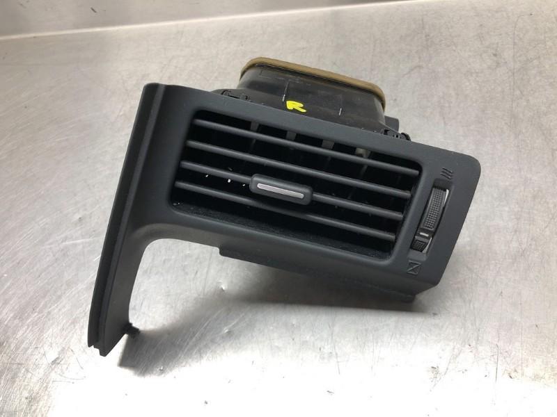 AERATEUR TABLEAU DE BORD Toyota Verso (|556800F030|), Utilisé, Toyota