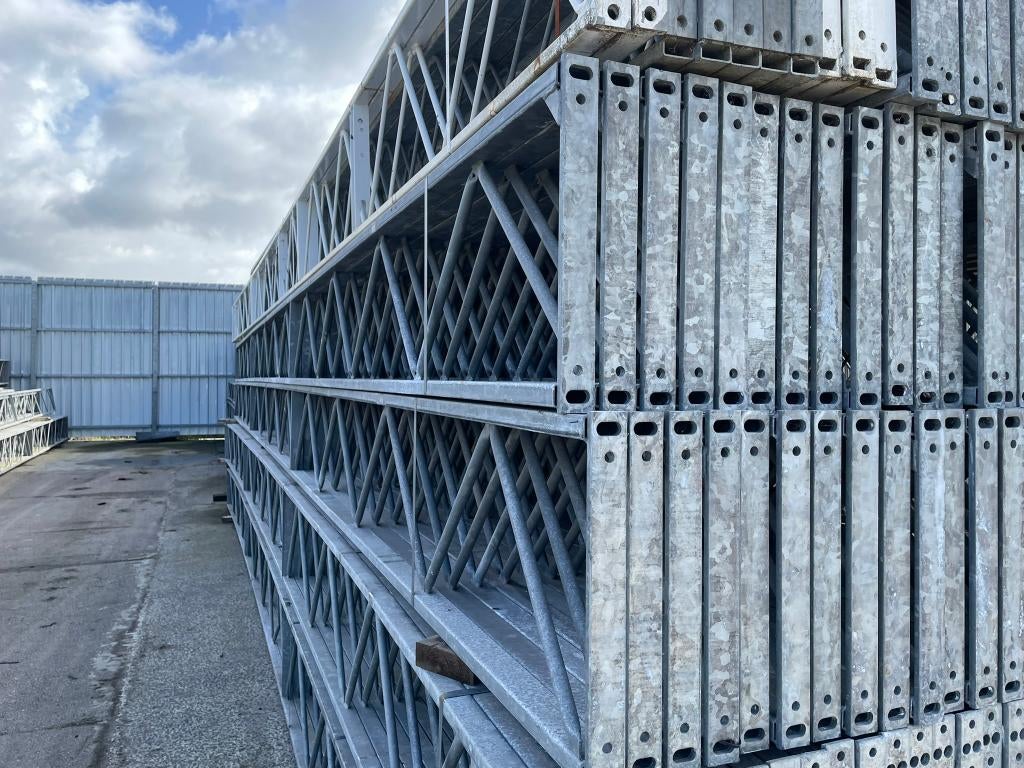 Fermes en treillis | Longueur = 9 500 mm | Hauteur = 450 mm, Animaux & Accessoires, Oiseaux | Cages & Volières, Utilisé, Autres types