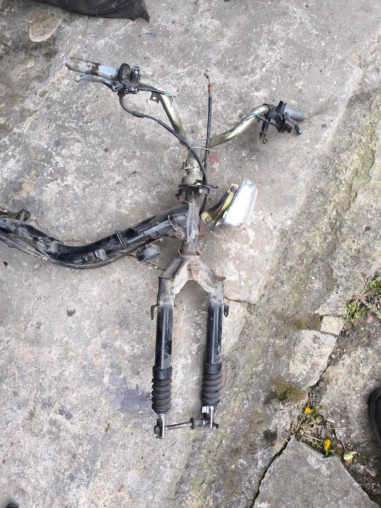 Cadre Honda Wallarro avec fourche etc, Fietsen en Brommers, Brommeronderdelen | Algemeen, Frame, Ophalen