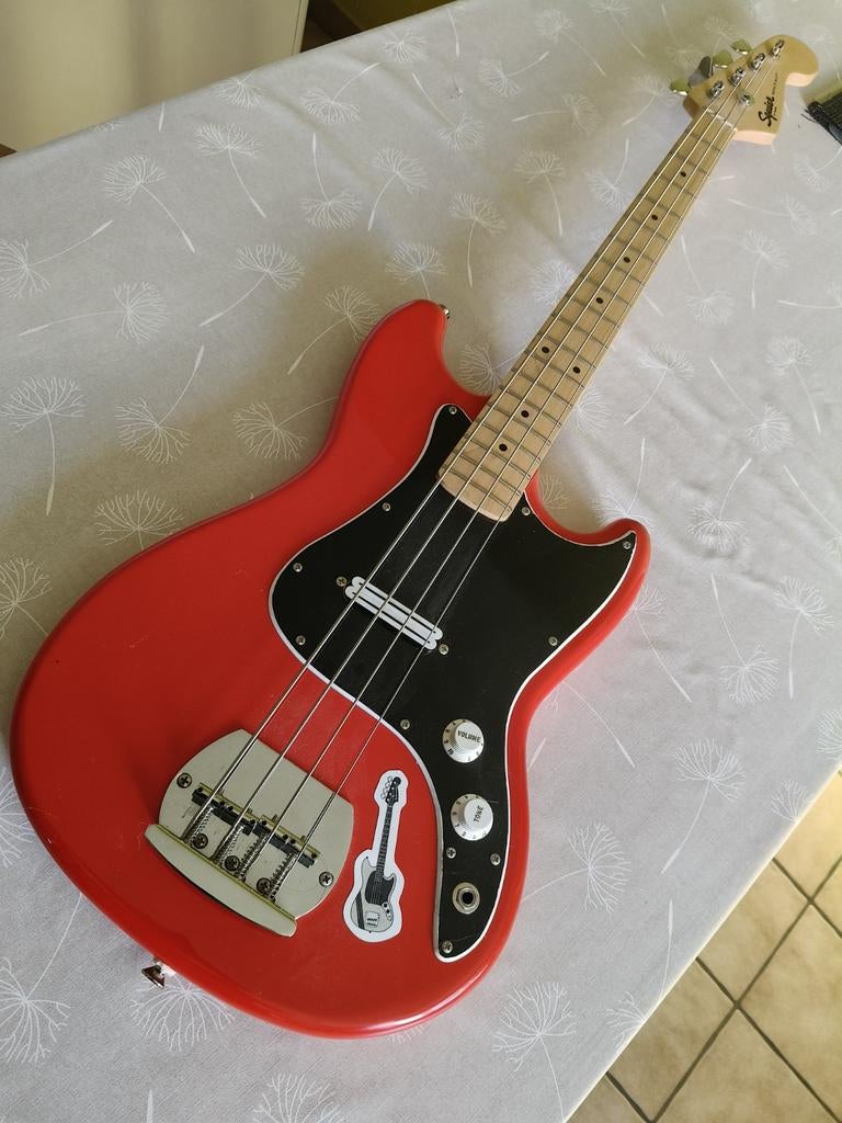 Squier Bronco Bass, gamme courte, Musique & Instruments, Instruments à corde | Guitares | Basses, Enlèvement ou Envoi, Comme neuf