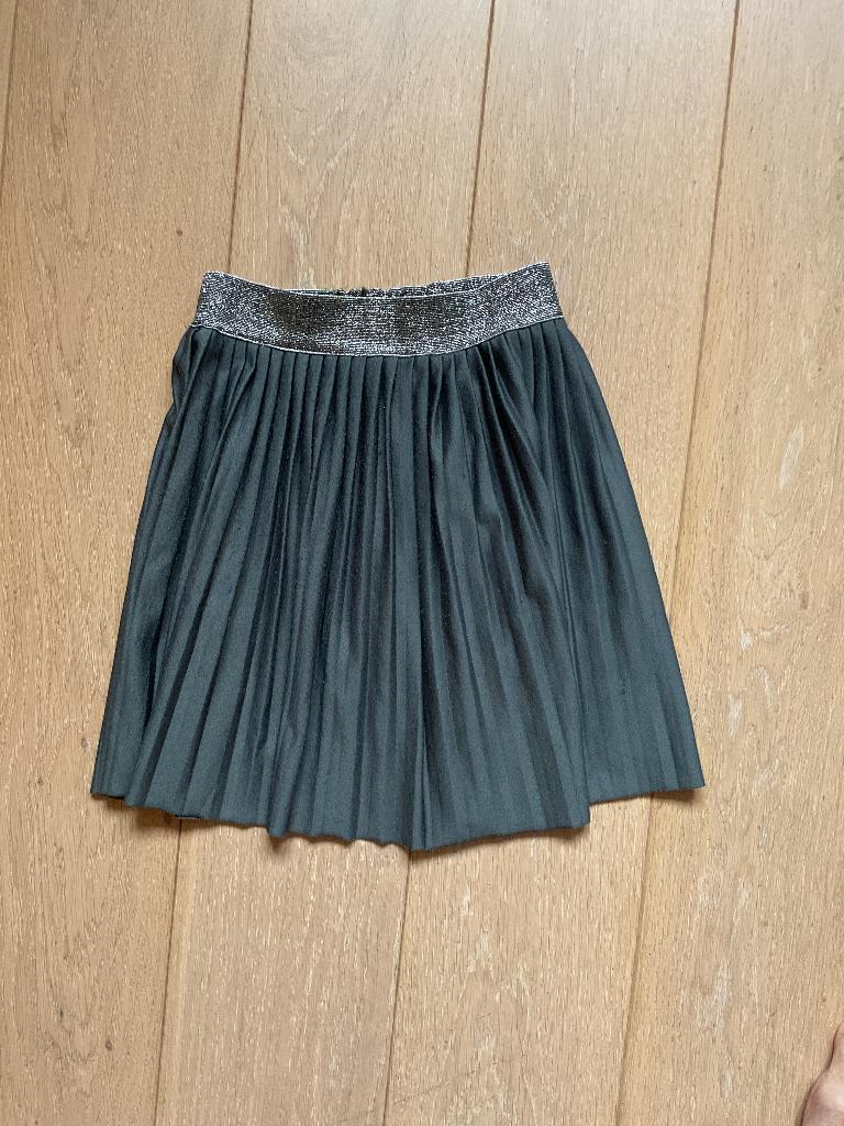 Plooirokje grijs Pauline B maat 128 of 8 jaar, Enfants & Bébés, Vêtements enfant | Taille 128, Robe ou Jupe, Enlèvement ou Envoi