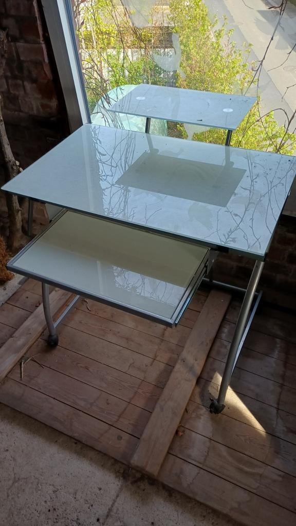 Bureau, Enlèvement, Verre