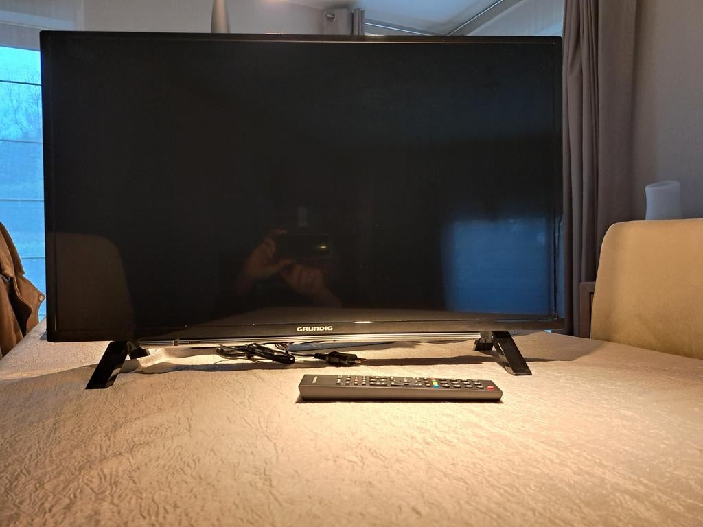 Grundig 32-inch tv, Ophalen, Zo goed als nieuw, Grundig