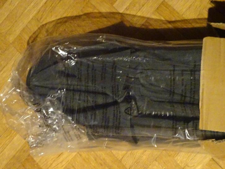 Parasol (Dark Grey - kantelsysteem) + hoes - NIEUW Furniture, Tuin en Terras, Parasols, Nieuw, Stokparasol, 3 tot 4 meter, Kantelbaar