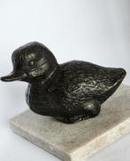 Bronzen eend op marmeren stand, Antiek en Kunst, Ophalen of Verzenden, Brons