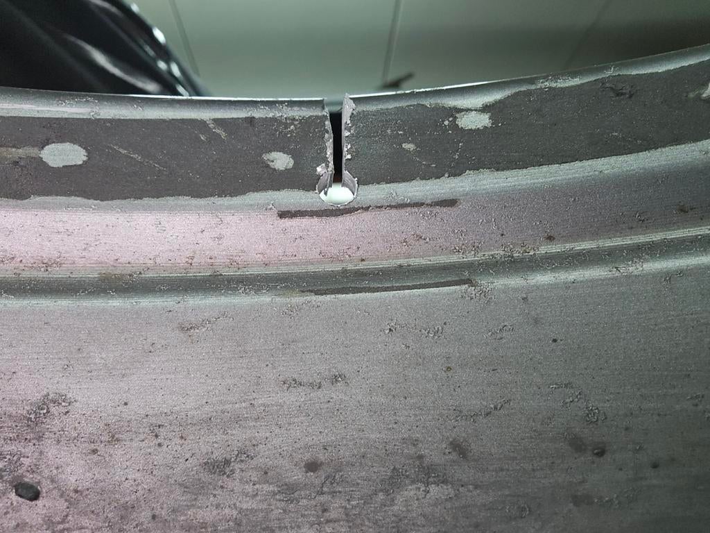 Réparation jante fissuré griffer voiler liege, Enlèvement ou Envoi