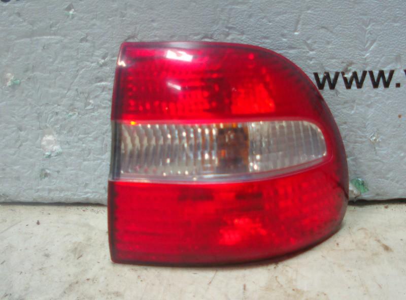 FEU ARRIÈRE DROIT Volvo V40 (VW) (30621888), Info@VerberkAutodemontage.nl, Nijverheidstraat 1a 1a
5405 AJ  UDEN, NL, Dhr. R. Verberk