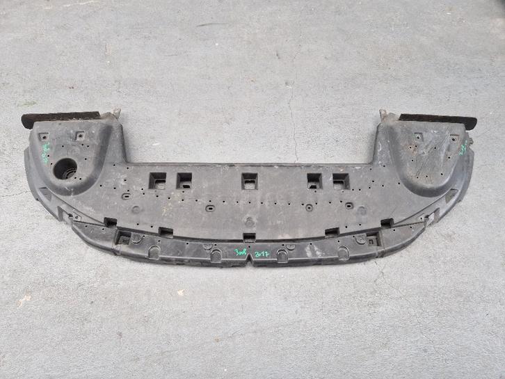 Deflecteur cache sous pare choc PEUGEOT 3008 2017, Auto-onderdelen, Carrosserie, Peugeot, Voor, Ophalen