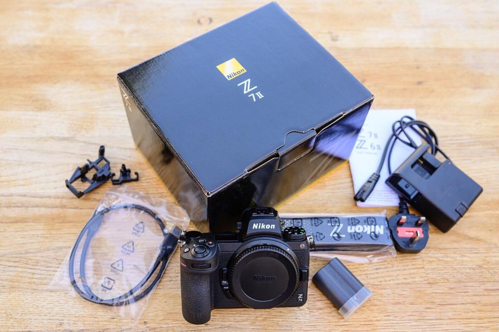 Nikon Z 7II 45,7 MP, Audio, Tv en Foto, Videocamera's Digitaal, Ophalen of Verzenden, Zo goed als nieuw, Geheugenkaart