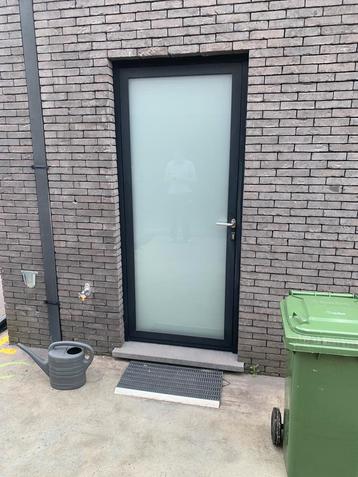 2 deuren en 2 ramen aluminium, kleur zwart, top kwaliteit 