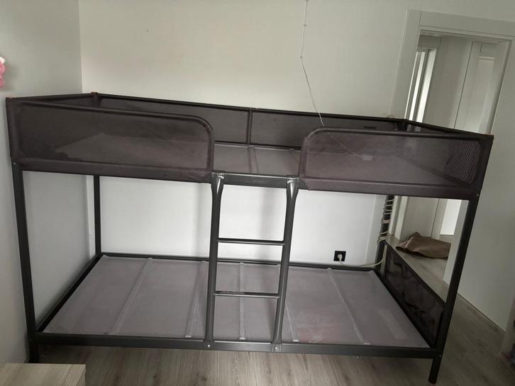 Lit superposé IKEA TUFFING – métal gris foncé (sans matelas), Enfants & Bébés, Chambre d'enfant | Lits superposés & Lits mezzanines