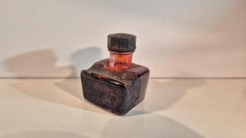Vintage inktpotje beschikbaar voor biedingen