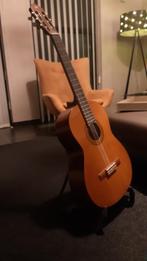 Gitaar Yamaha C40 met staander, voetsteun en leerboeken, Muziek en Instrumenten, Snaarinstrumenten | Gitaren | Akoestisch, Ophalen