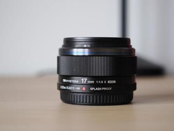 Objectif Olympus OM System 17mm F1.8 II beschikbaar voor biedingen
