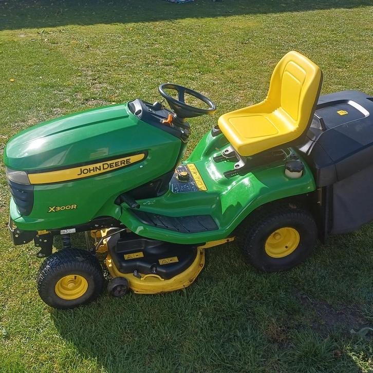 Zitmaaier john deere x300r 18.5pk 2 cilinder turbo maaidek, Tuin en Terras, Zitmaaiers, Zo goed als nieuw, Ophalen