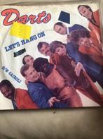7" Darts, Let's hang on, Ophalen of Verzenden, Zo goed als nieuw