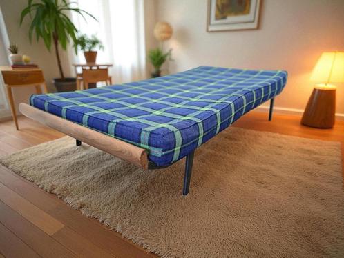 vintage daybed  'Cleopatra'  Dick Cordemeijer door Auping, Huis en Inrichting, Slaapkamer | Bedden, Metaal, Grijs, Ophalen of Verzenden