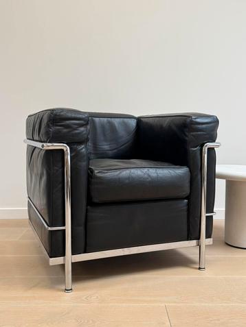 Cassina LC2 le corbusier disponible aux enchères