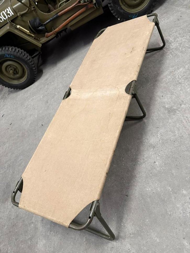 Lit de camp ex armée, Collections, Objets militaires | Général, Enlèvement